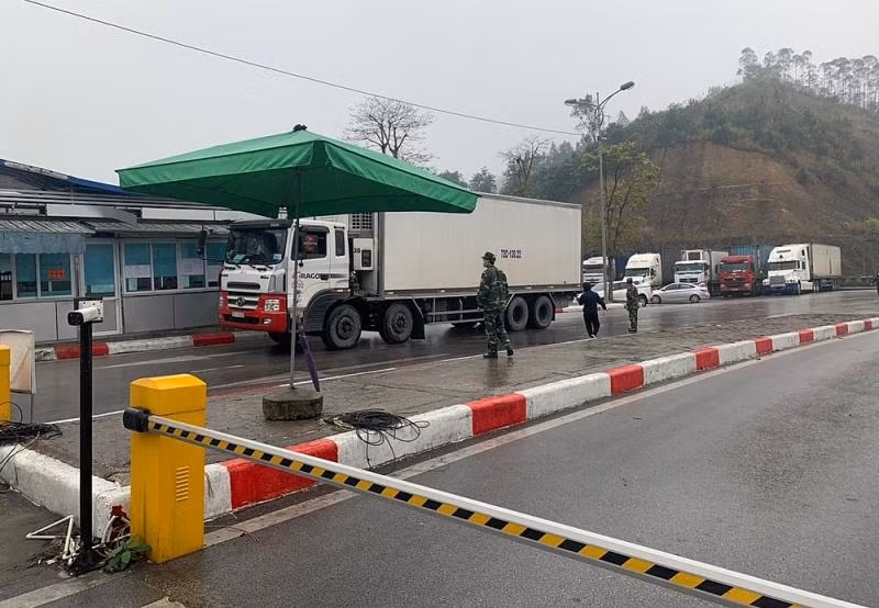 Thông quan hàng hóa vẫn gặp khó khăn ở khu vực cửa khẩu phía Bắc