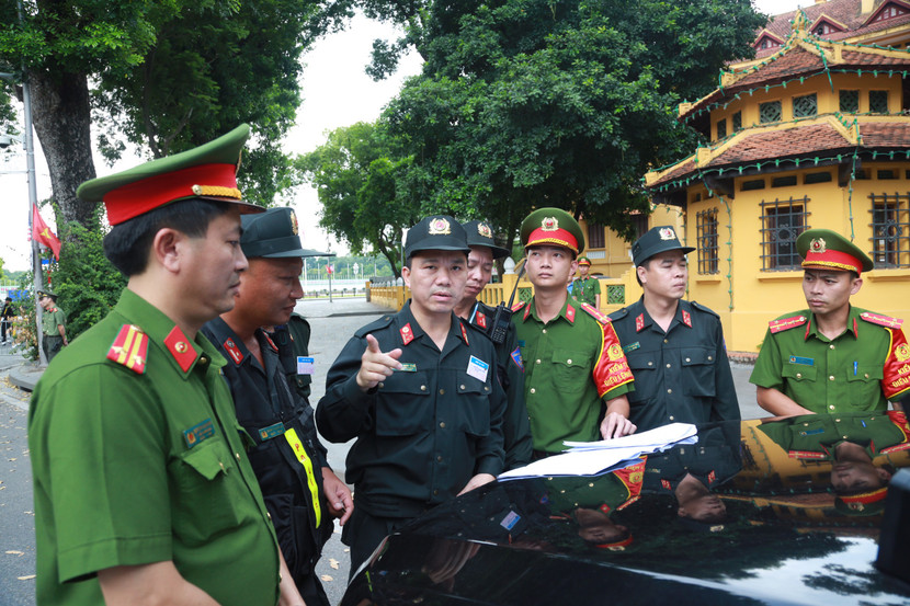 Công an thành phố Hà Nội đã luôn chủ động triển khai đồng bộ các biện pháp, giải pháp nhằm đảm bảo an ninh trật tự, phục vụ hội nhập quốc tế trên địa bàn Thủ đô