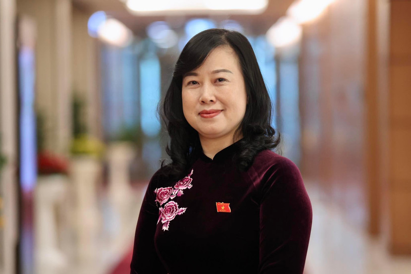 Tân Bộ trưởng Bộ Y tế Đào Hồng Lan bên hành lang Quốc hội chiều 21-10 Tân Bộ trưởng Bộ Y tế Đào Hồng Lan bên hành lang Quốc hội chiều 21-10