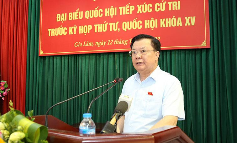 Bí thư Thành ủy Hà Nội Đinh Tiến Dũng phát biểu tại buổi tiếp xúc cử tri