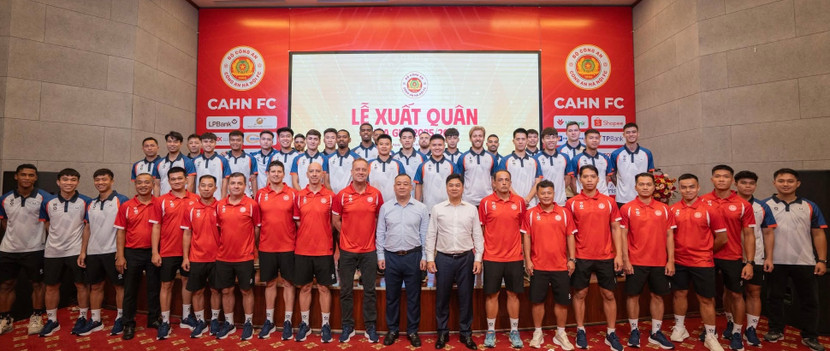 Tập thể CLB Công an Hà Nội sẵn sàng chinh phục 4 đấu trường trong nước và quốc tế mùa giải 2025/26