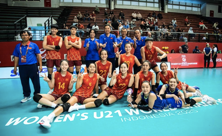 Đội bóng chuyền U21 nữ Việt Nam vượt khó thắng Ai Cập 3-1