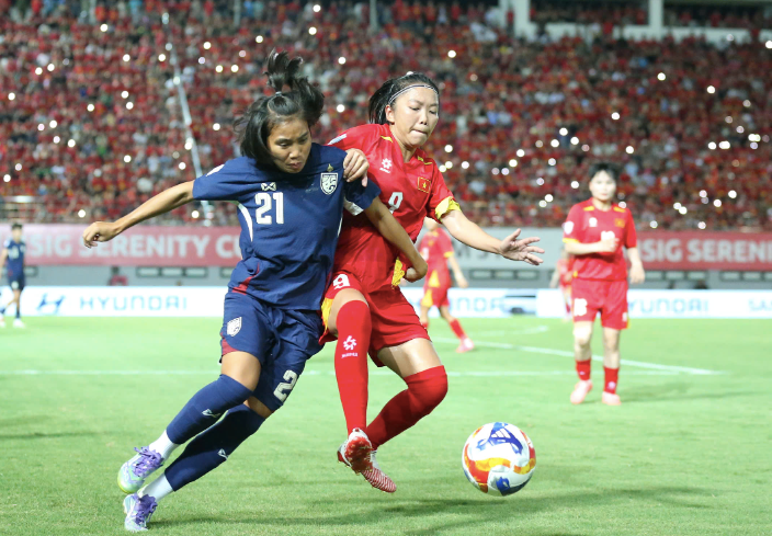 Tuyển nữ Việt Nam thắng thuyết phục Thái Lan, vào bán kết với tư cách nhất bảng A