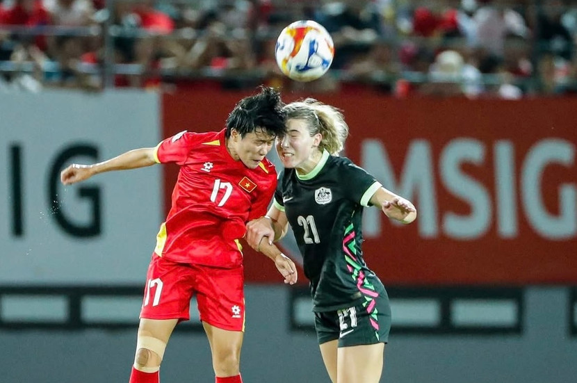 Tuyển Việt Nam nỗ lực tìm bàn thắng