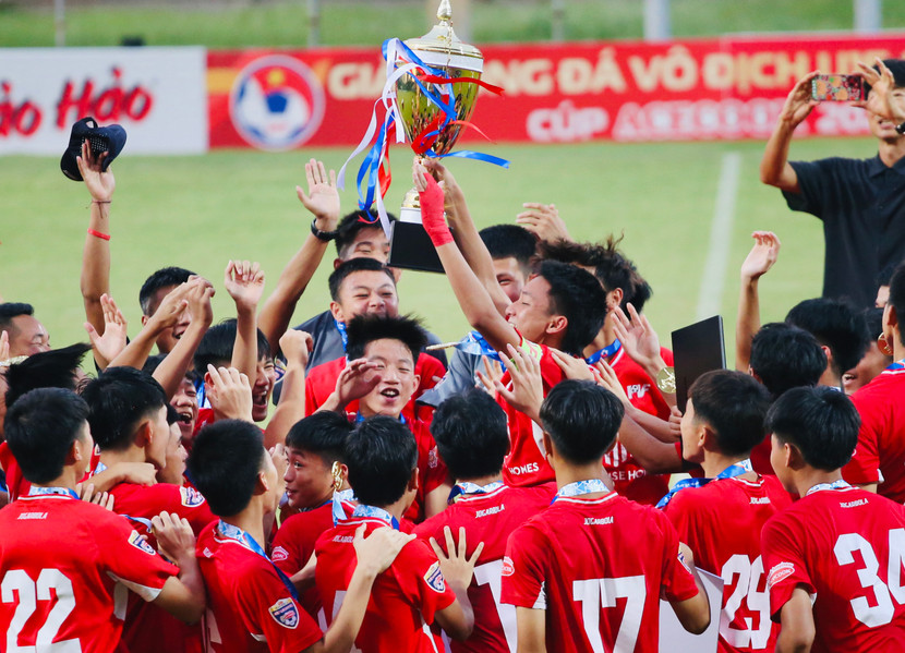 PVF lần thứ 7 vô địch giải U15 quốc gia PVF lần thứ 7 vô địch giải U15 quốc gia