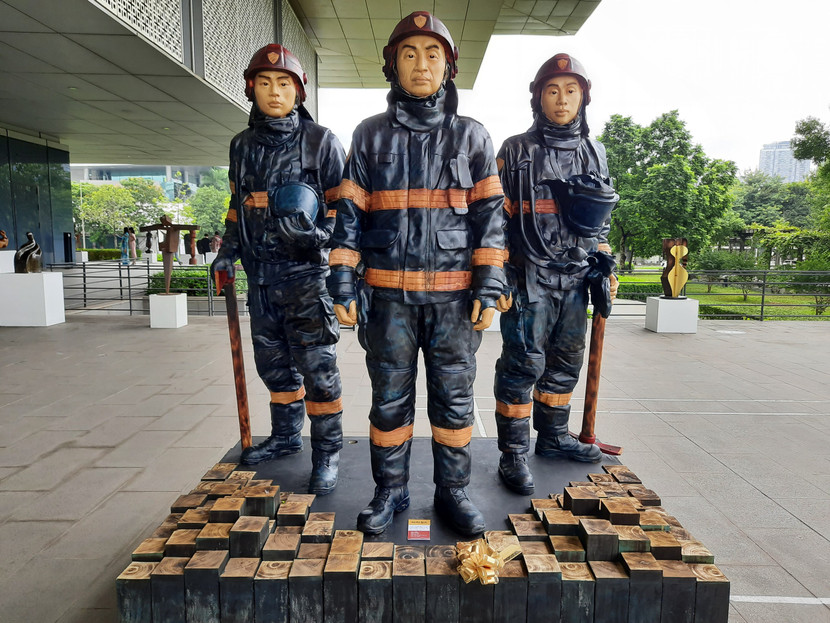 Tác giả Nguyễn Văn Tuệ (Hà Nội) với tác phẩm "Anh hùng" đoạt giải Ba.