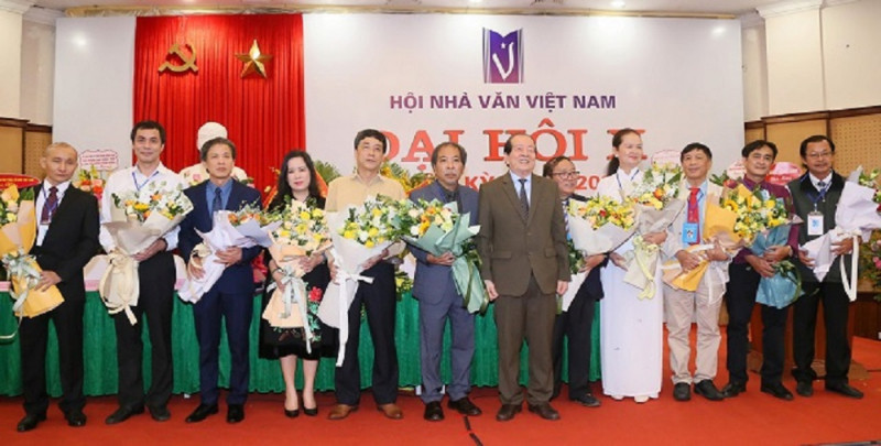 Ban chấp hành Hội Nhà văn Việt Nam khóa X.