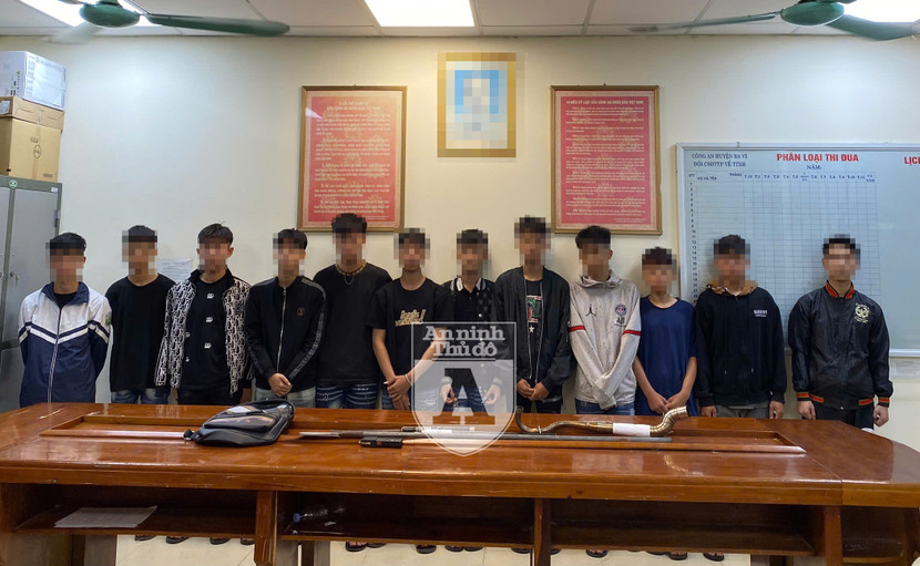 Nhóm đối tượng mang theo hung khí đi "săn mây" bị Cảnh sát hình sự kiểm tra, bắt giữ