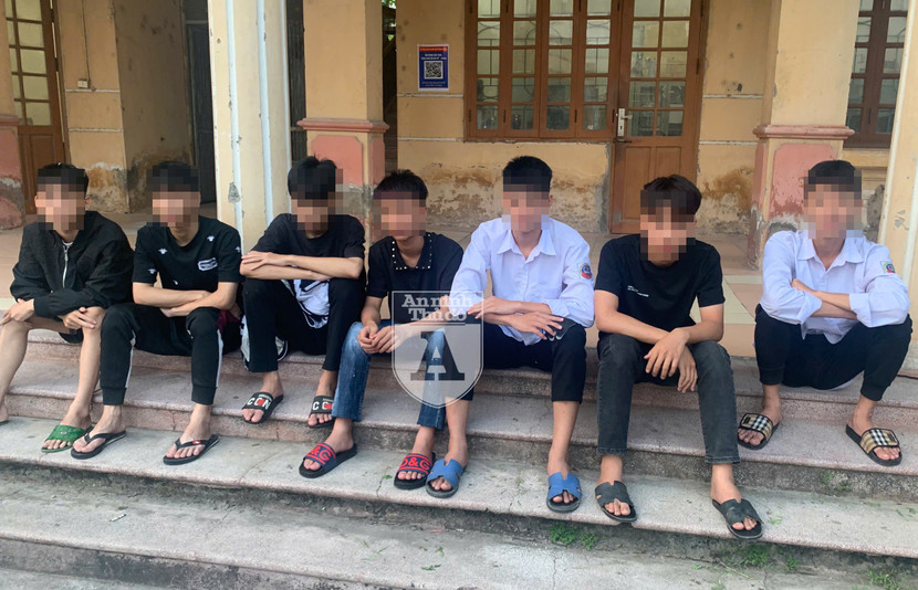 Nhóm thanh thiếu niên này có đối tượng vẫn đang mặc đồng phục trường học, rủ nhau mang theo hung khí lên vườn Quốc gia Ba Vì và gây ra vụ ẩu đả với "nhóm Chương Mỹ"