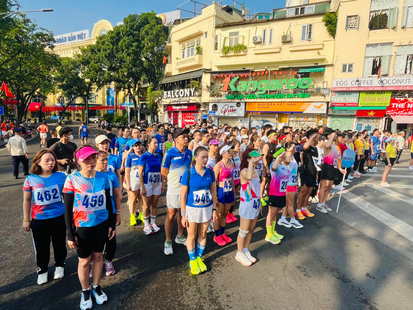 Gần 200 VĐV thuộc nhiều thành phần, lứa tuổi tham gia tranh tài Gần 200 VĐV thuộc nhiều thành phần, lứa tuổi tham gia tranh tài