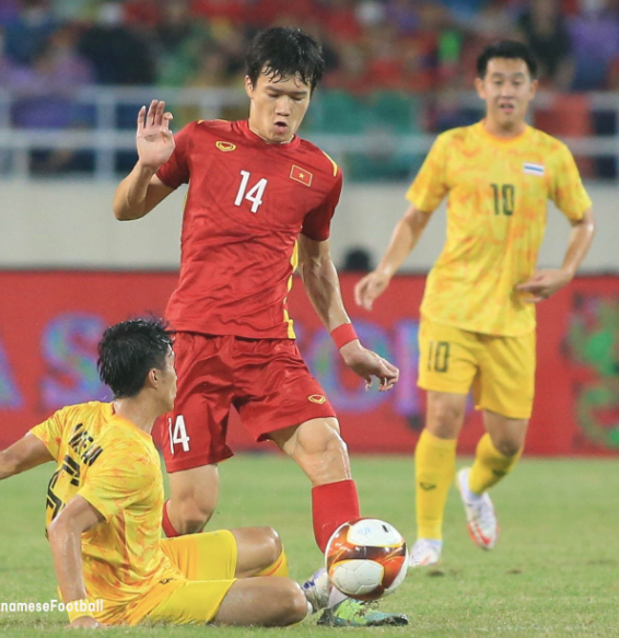 Ba kỳ SEA Games gần nhất, U23 Thái Lan (áo vàng) từng 2 lần ngậm ngùi nhìn Việt Nam (2019, 2021) đăng quang