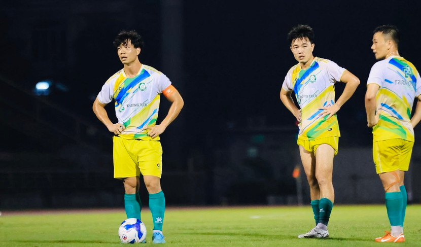 Cửa lên V-League 2026/27 sẽ hẹp hơn với Công Phượng cùng đồng đội nếu hạng Nhất chỉ còn 1,5 suất thăng hạng