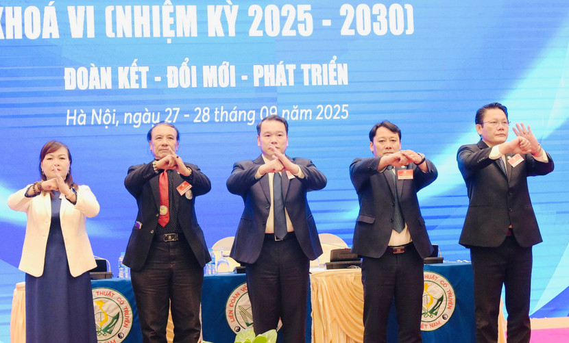 Lãnh đạo chủ chốt Liên đoàn Võ thuật cổ truyền Việt Nam nhiệm kỳ VI ra mắt đại hội