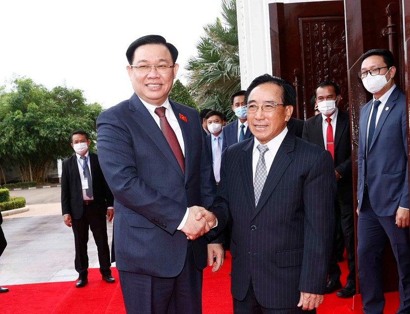 Chủ tịch Quốc hội Vương Đình Huệ hội kiến Thủ tướng Lào Phankham Viphavanh Chủ tịch Quốc hội Vương Đình Huệ hội kiến Thủ tướng Lào Phankham Viphavanh