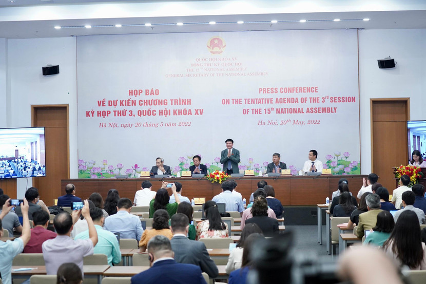 Quang cảnh buổi họp báo chiều 20-5