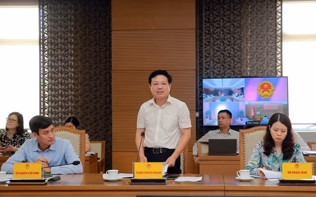 Phó Chủ tịch Uỷ ban Quản lý vốn Nhà nước tại doanh nghiệp Hồ Sỹ Hùng phát biểu tại cuộc làm việc.