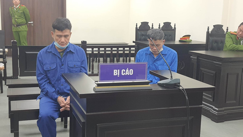 Hai đối tượng đánh chết người tình nghi trộm chó bị đưa ra xét xử tại tòa.