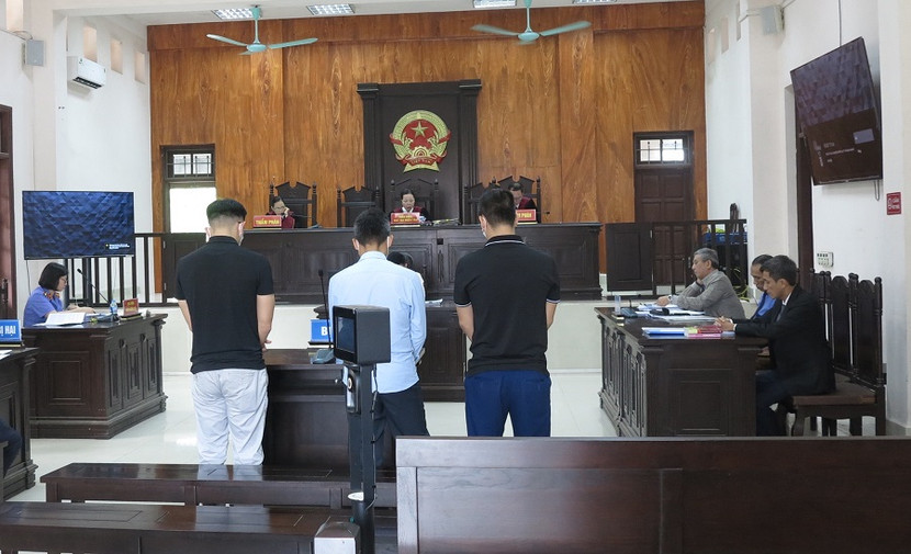 Phiên tòa xét xử phúc thẩm vụ án Tôn Phương Nam giả. Phiên tòa xét xử phúc thẩm vụ án Tôn Phương Nam giả.