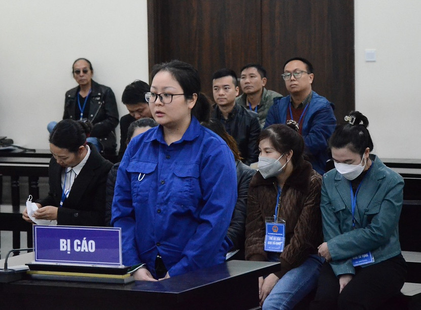 Cựu nhân viên ngân hàng Ngô Thị Ngọc Lan cùng các bị cáo liên quan. Cựu nhân viên ngân hàng Ngô Thị Ngọc Lan cùng các bị cáo liên quan.