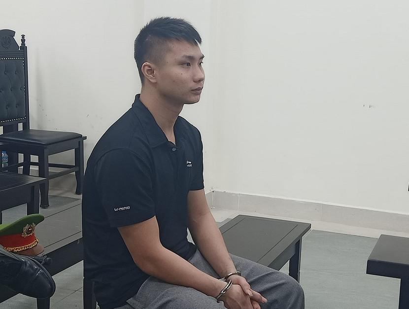 Tạ Văn Tuyến bị đưa ra xét xử tại phiên tòa. Tạ Văn Tuyến bị đưa ra xét xử tại phiên tòa.