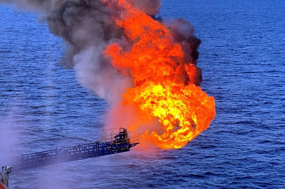 Ngọn lửa từ DHN-4X với dòng dầu tự phun. Ngọn lửa từ DHN-4X với dòng dầu tự phun.