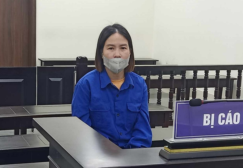 Nguyễn Thị Tuyết bị đưa ra xét xử tại phiên tòa. Nguyễn Thị Tuyết bị đưa ra xét xử tại phiên tòa.