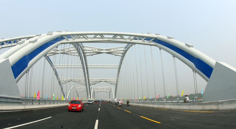 Cầu Đông Trù là hạng mục quan trọng nhất của dự án xây dựng đường 5 kéo dài, được TP Hà Nội xếp trong danh mục 37 công trình trọng điểm giai đoạn 2011-2015