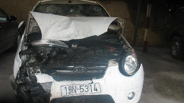 Kinh hoàng vụ cướp xe taxi ảnh 1