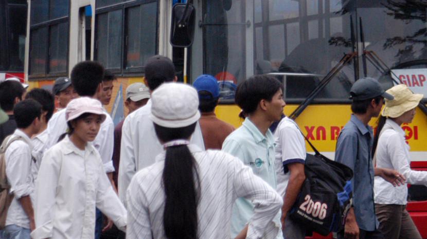 Các thí sinh ngoại tỉnh đổ về Hà Nội chuẩn bị kỳ thi ĐH, CĐ