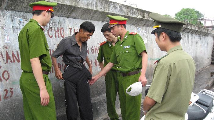 CAP Phúc Xá kiểm tra trường hợp nghi vấn tàng trữ ma túy