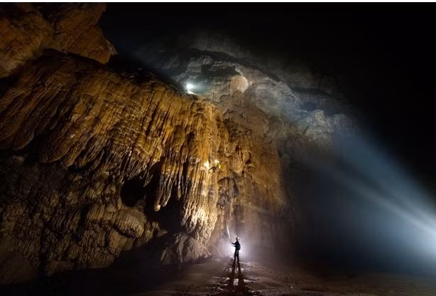 Khám phá vẻ đẹp kì vĩ của hang động lớn nhất thế giới ở Việt Nam ảnh 7