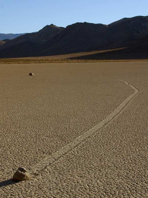 Bí ẩn những hòn đá biết đi tại thung lũng chết ảnh 4