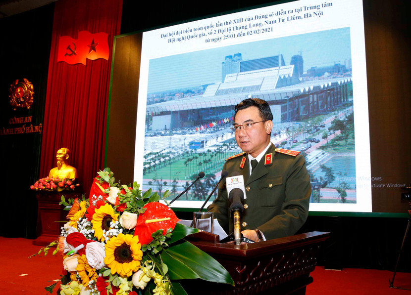 Thiếu tướng Nguyễn Anh Tuấn, Phó Giám đốc CATP Hà Nội trình bày phương án bảo đảm an ninh, trật tự Đại hội XIII của Đảng Thiếu tướng Nguyễn Anh Tuấn, Phó Giám đốc CATP Hà Nội trình bày phương án bảo đảm an ninh, trật tự Đại hội XIII của Đảng