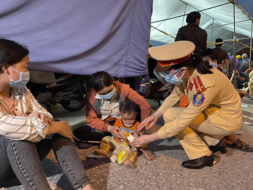 Phụ nữ và trẻ em được CBCS Công an quan tâm, chăm sóc đặc biệt