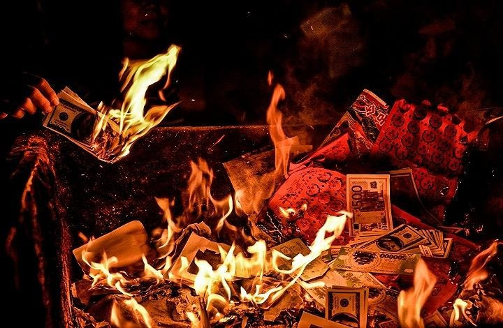 Không được đốt vàng mã tràn lan hoặc không đúng nơi quy định tại các cơ sở tín ngưỡng Không được đốt vàng mã tràn lan hoặc không đúng nơi quy định tại các cơ sở tín ngưỡng