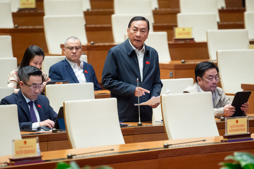 ĐBQH Phạm Văn Hòa (đoàn Đồng Tháp) thảo luận ĐBQH Phạm Văn Hòa (đoàn Đồng Tháp) thảo luận