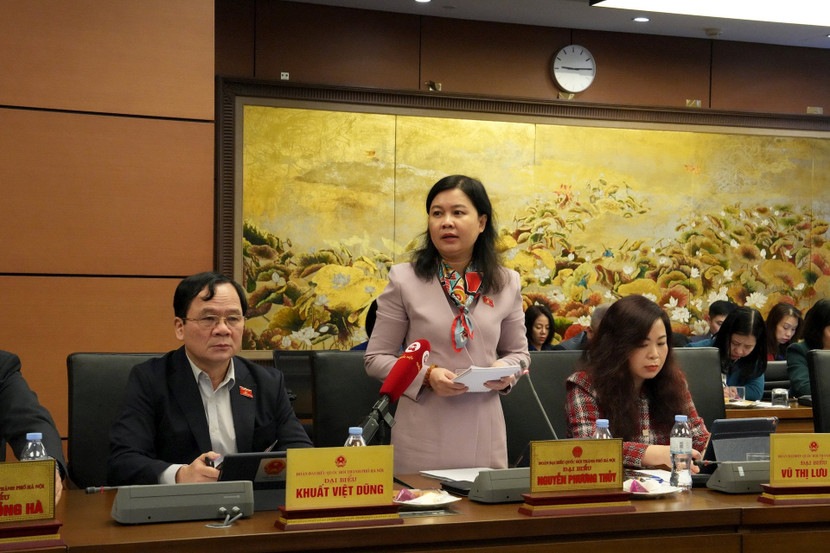 ĐBQH Nguyễn Phương Thủy thảo luận tại tổ ĐBQH Hà Nội ĐBQH Nguyễn Phương Thủy thảo luận tại tổ ĐBQH Hà Nội