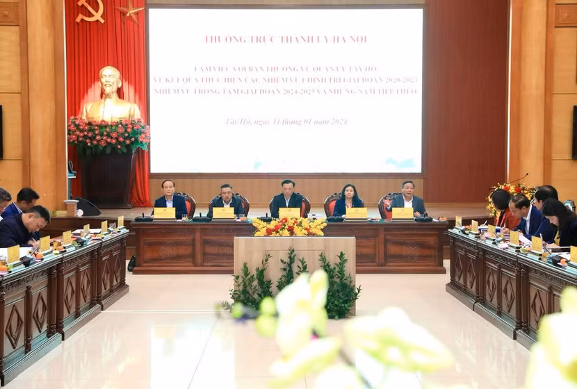 Thường trực Thành ủy Hà Nội làm việc với quận Tây Hồ