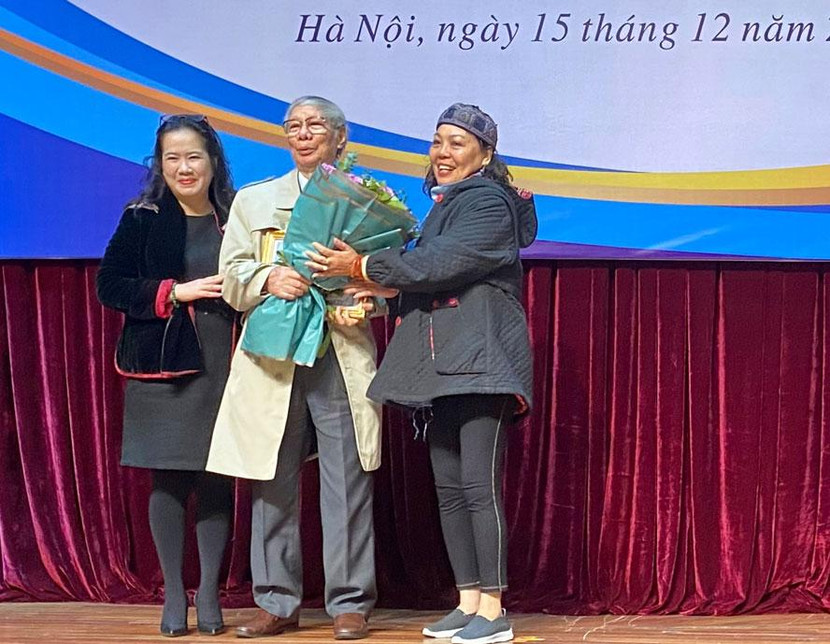 Nhà văn Hoàng Quốc Hải nhận Giải thưởng Thành tựu văn học trọn đời ảnh 1