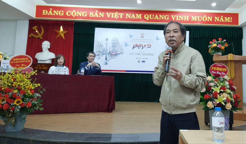 Nhà thơ Nguyễn Quang Thiều, Chủ tịch Hội Nhà văn Việt Nam phát biểu tại buổi lễ ra mắt cuốn sách "Paris+14"