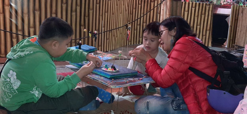 Góc trải nghiệm nặn tò he Góc trải nghiệm nặn tò he