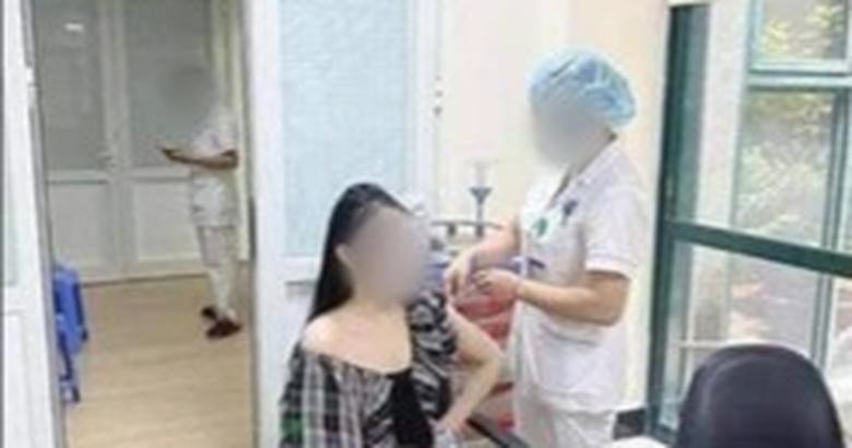 Đăng tin sai sự thật về việc tiêm vaccine, Facebooker Vũ Phương Anh bị xử phạt Đăng tin sai sự thật về việc tiêm vaccine, Facebooker Vũ Phương Anh bị xử phạt