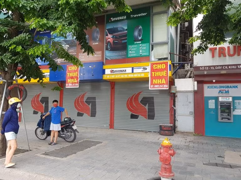 Nhiều cửa hàng kinh doanh đóng cửa, cho thuê nhà vì vắng khách