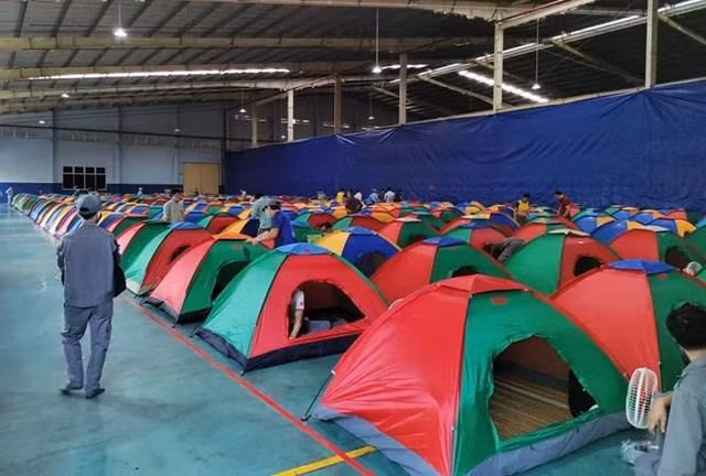 Doanh nghiệp thực hiện "3 tại chỗ" nhưng gặp nhiều khó khăn Doanh nghiệp thực hiện "3 tại chỗ" nhưng gặp nhiều khó khăn