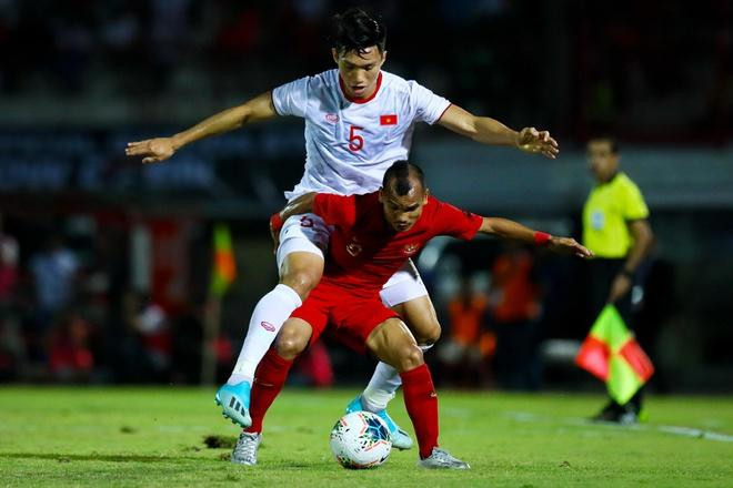 Nếu U23 châu Á 2022 bị hủy thì lứa cầu thủ sinh 1999 như Đoàn Văn Hậu (áo trắng) sẽ hết cơ hội dự giải trẻ lớn nhất châu lục Nếu U23 châu Á 2022 bị hủy thì lứa cầu thủ sinh 1999 như Đoàn Văn Hậu (áo trắng) sẽ hết cơ hội dự giải trẻ lớn nhất châu lục