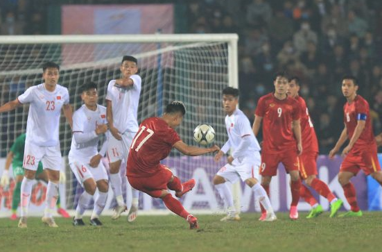 Qua 2 trận giao hữu, thầy trò HLV Park Hang-seo đóng góp 1,75 tỷ đồng ủng hộ đồng bào lũ lụt