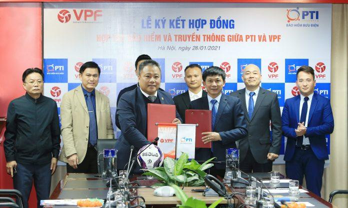 Đại diện VPF và PTI tại lễ ký kết hợp tác năm thứ tư liên tiếp Đại diện VPF và PTI tại lễ ký kết hợp tác năm thứ tư liên tiếp