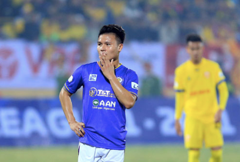 Quang Hải cùng đồng đội toàn thua cả hai trận mở màn