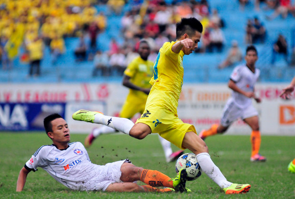 "Gà son" Gonzalo lập cú đúp đưa Hà Nội T&T lên đỉnh V-League ảnh 1