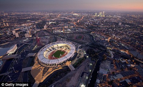 Nữ hoàng và Công tước khai mạc thế vận hội Olympic 2012 ảnh 2